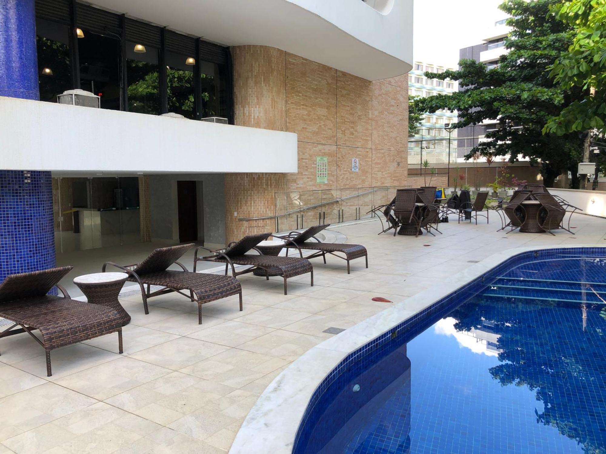 Flat Encantador No Atlantic Towers Salvador